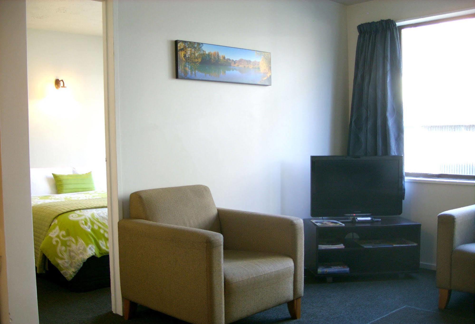 Tudor Court Motel Christchurch Zewnętrze zdjęcie