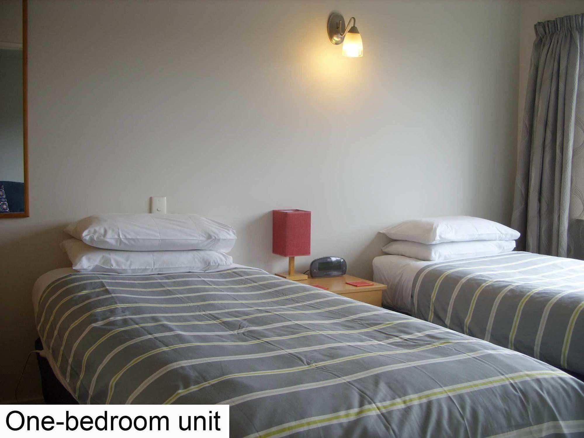 Tudor Court Motel Christchurch Zewnętrze zdjęcie