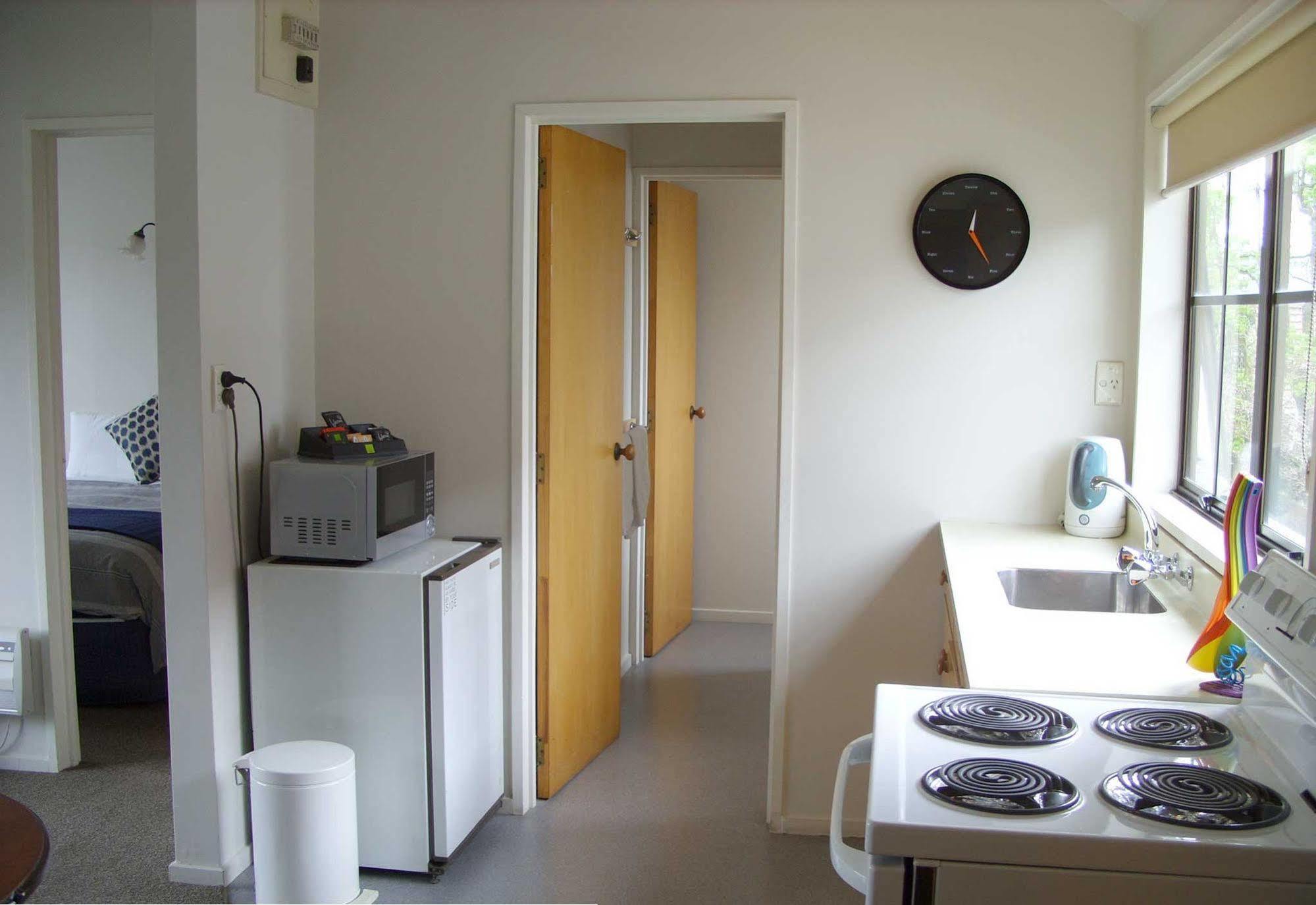 Tudor Court Motel Christchurch Zewnętrze zdjęcie
