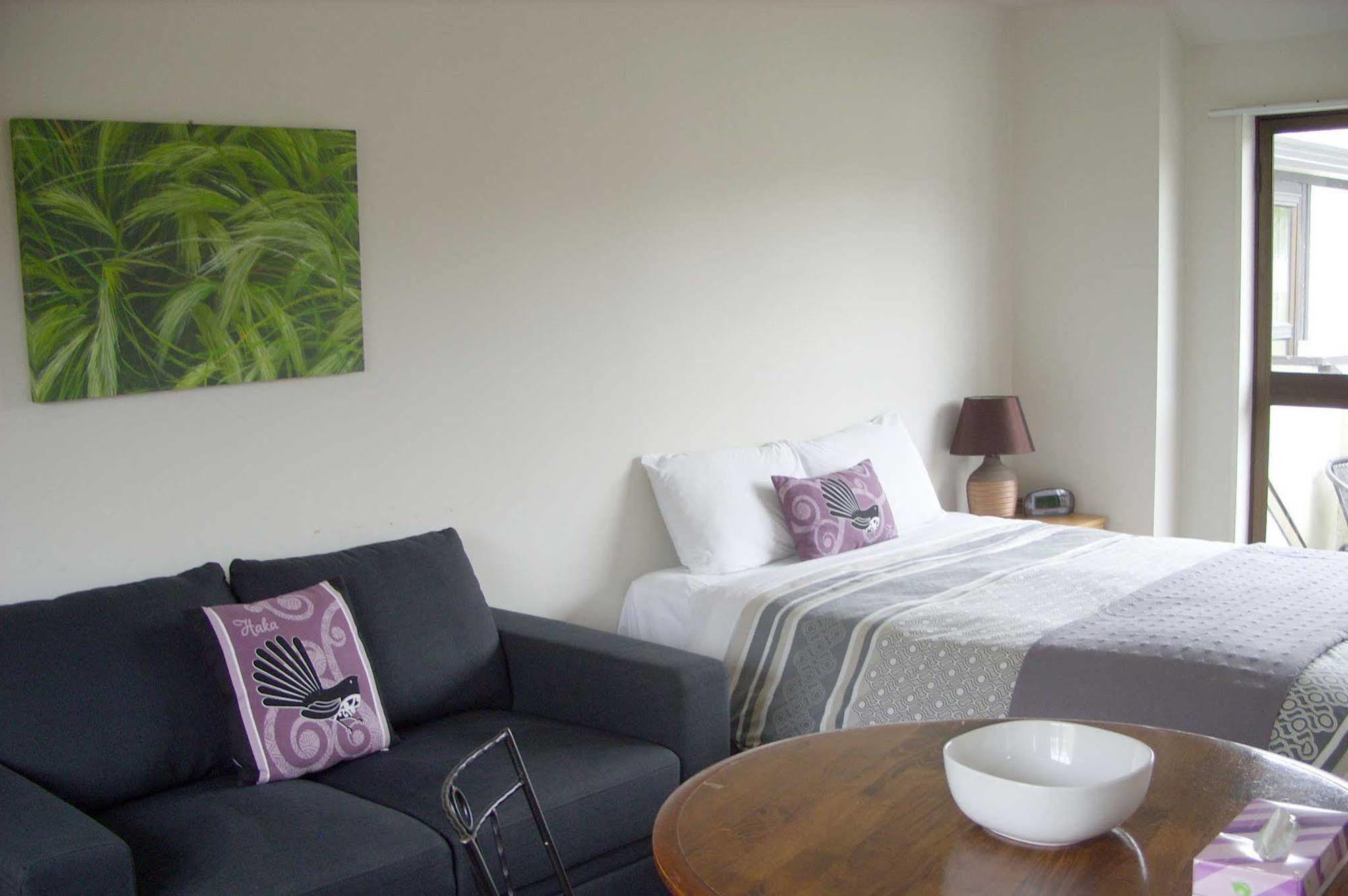 Tudor Court Motel Christchurch Zewnętrze zdjęcie